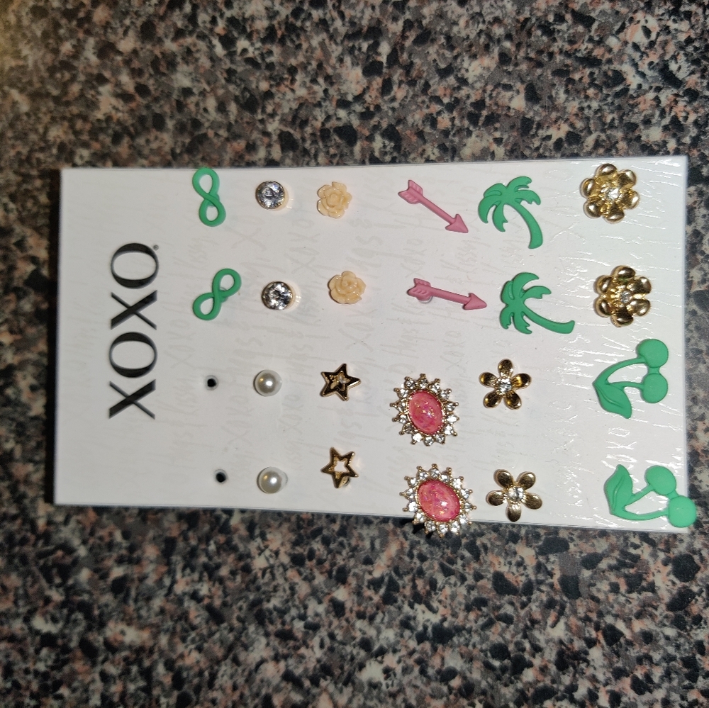 Earrings - Picture 2 of 3